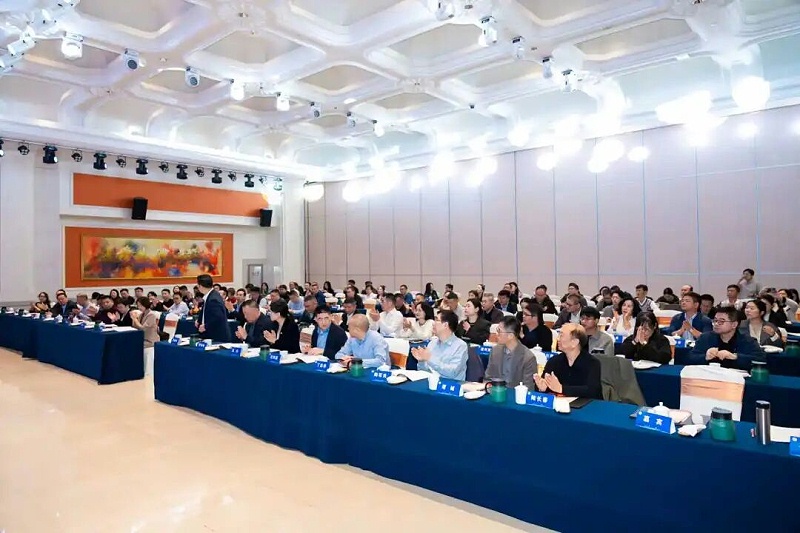 依斯倍受邀出席蘇州市科技裝備商會(huì)換屆大會(huì)，榮膺理事單位開(kāi)啟新征程2