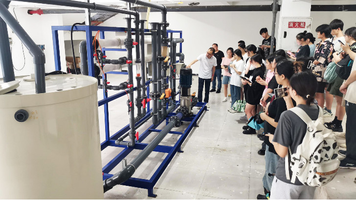 校企深化合作，重慶依斯倍走進重慶工商大學“廢水處理”課堂