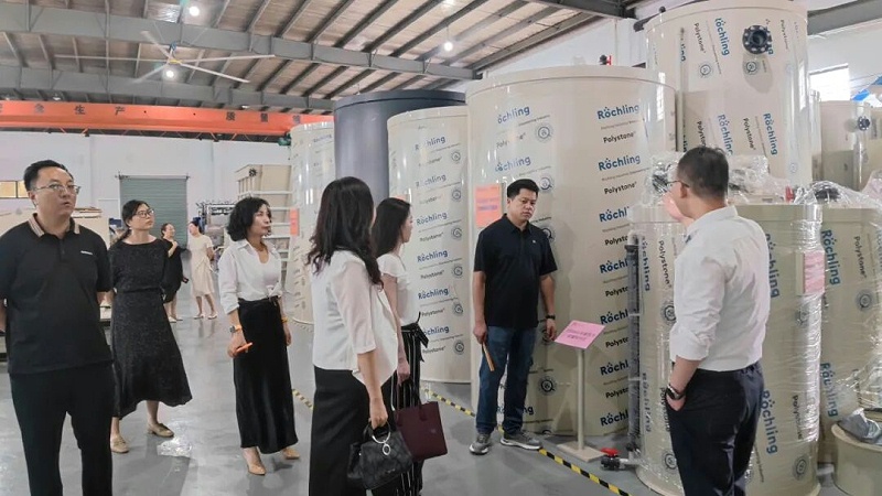 蘇州新一代企業(yè)家商會走進(jìn)依斯倍 (3)