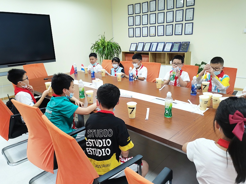 帶城小學(xué)紅領(lǐng)巾假日小隊(duì)走進(jìn)依斯倍環(huán)保，開展校外實(shí)踐學(xué)習(xí)活動(dòng)