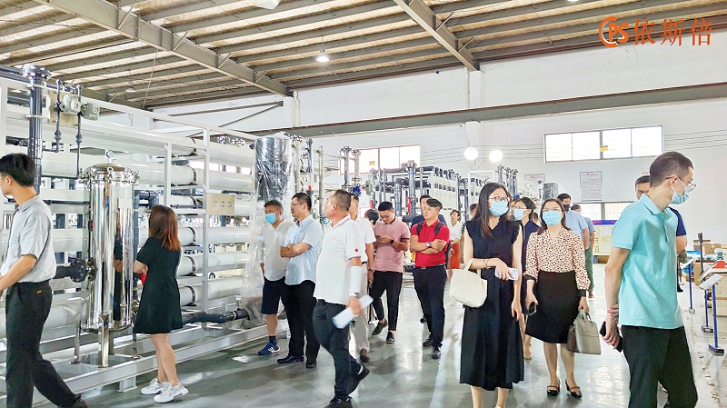 蘇州市科技局領導及市發(fā)展促進會產(chǎn)業(yè)協(xié)會蒞臨依斯倍參觀指導