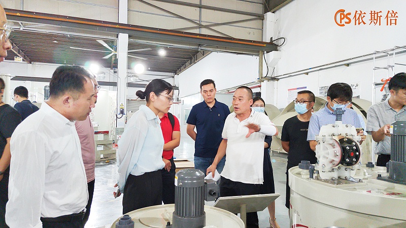 蘇州市科技局領導及市發(fā)展促進會產(chǎn)業(yè)協(xié)會蒞臨依斯倍參觀指導