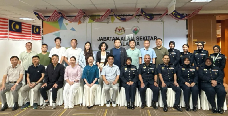 依斯倍走進(jìn)馬來(lái)西亞環(huán)境部 (1)