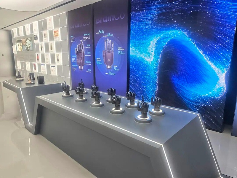 依斯倍一行前往浙江強腦科技參訪學(xué)習 (2)