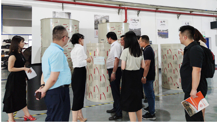 蘇州企業(yè)發(fā)展研究會一行蒞臨依斯倍參觀指導